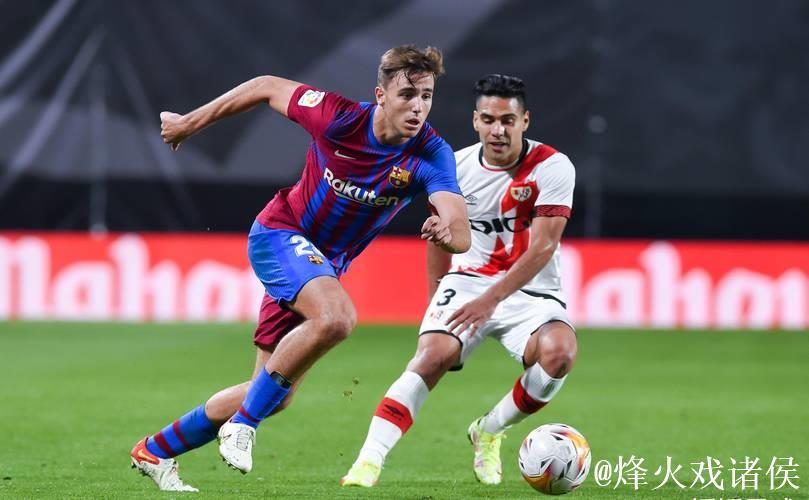 击败奥萨苏纳后,巴萨球员们放松身心观看板式网球赛 击败奥萨苏纳后,巴萨球员们放松身心观看板式网球赛