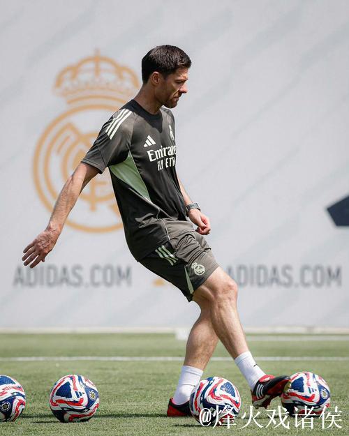 皇马凌晨4点迎战:阿隆索或因落败被解雇,4大巨头齐首发 皇马凌晨4点迎战:阿隆索或因落败被解雇,4大巨头齐首发